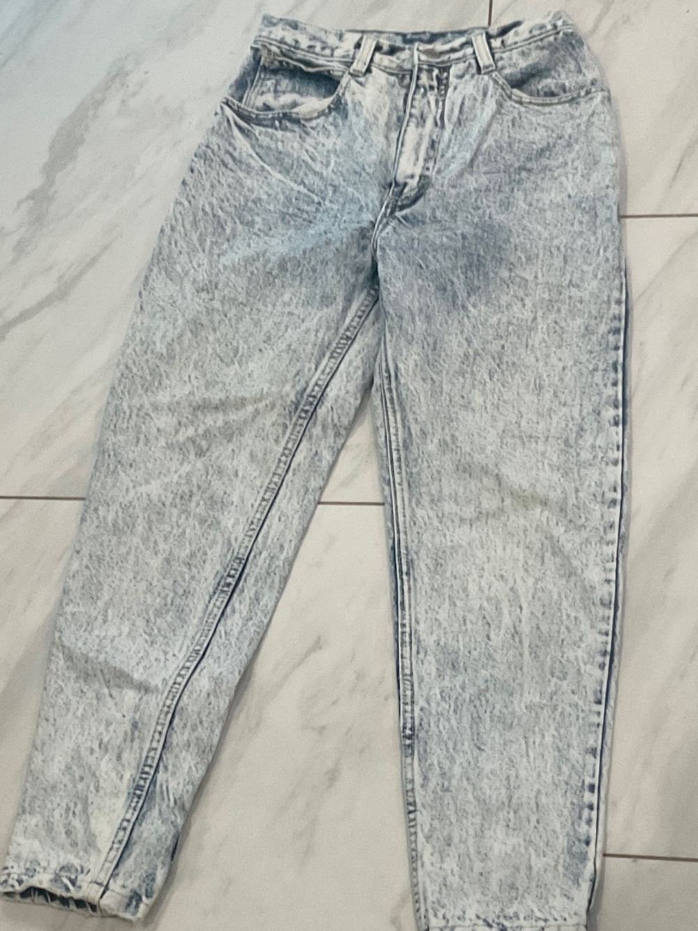 Express Women’s Boyfriend Jeans high rise - Light Acid Wash
